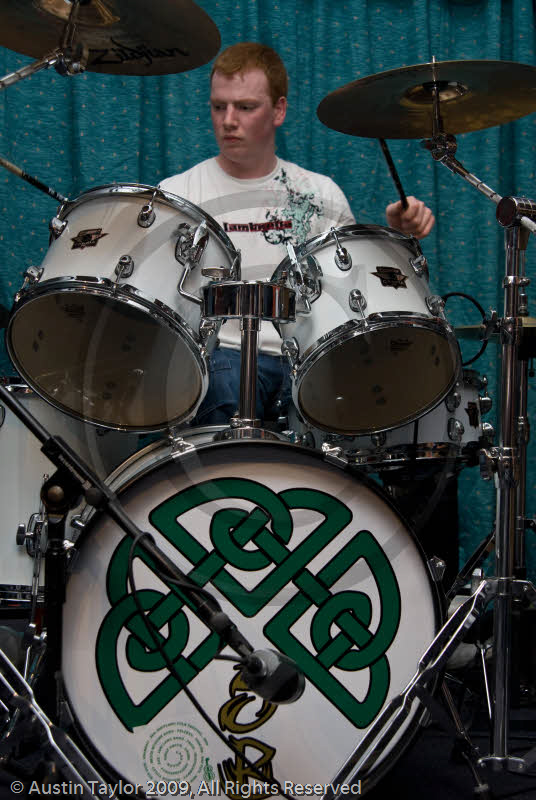 Scaldin Bragg at the Folk Festival Club for the 29th Shetland Folk Festival 2009