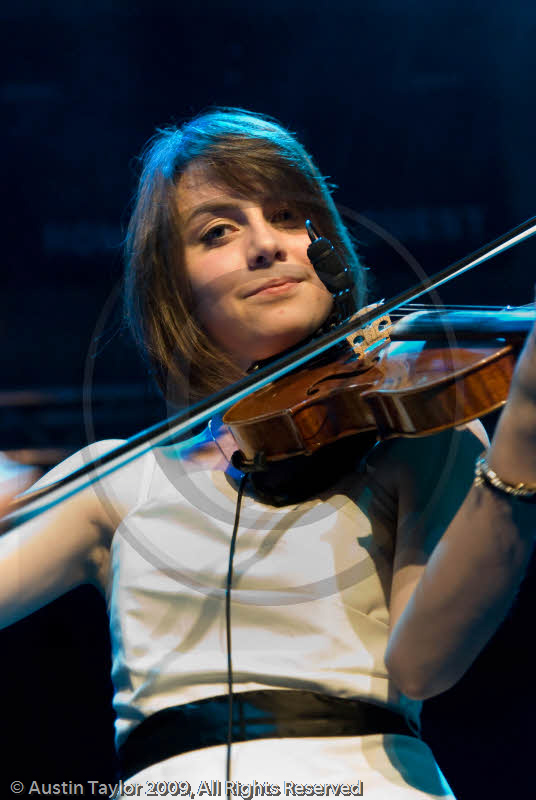 Fullsceilidh Spelemannslag play the Clickimin Centre at the Shetland Folk Festival 2009